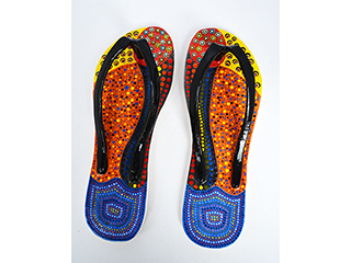 Slippahs by , Minette