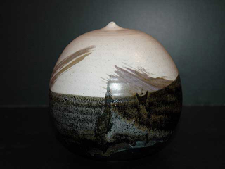 Closed Form H3 by Toshiko Takaezu (1922-2011)
